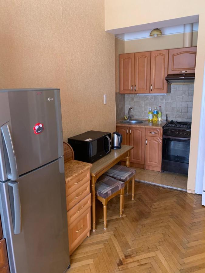 Apartment On Hoholya Street Chernivtsi Exterior photo