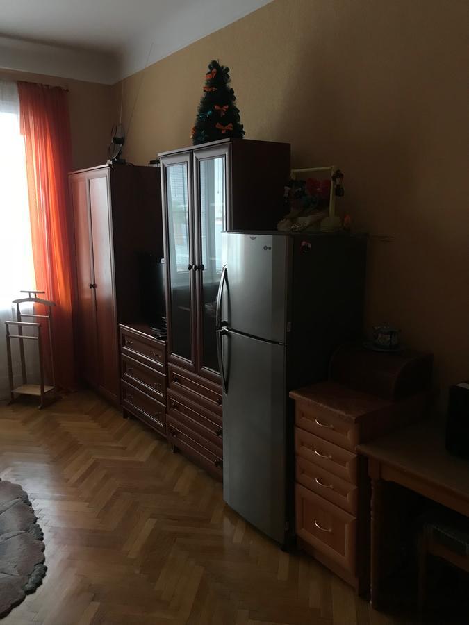 Apartment On Hoholya Street Chernivtsi Exterior photo